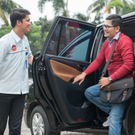 Perjalanan Bisnis ke Luar Kota? Rental Mobil TRAC Solusinya