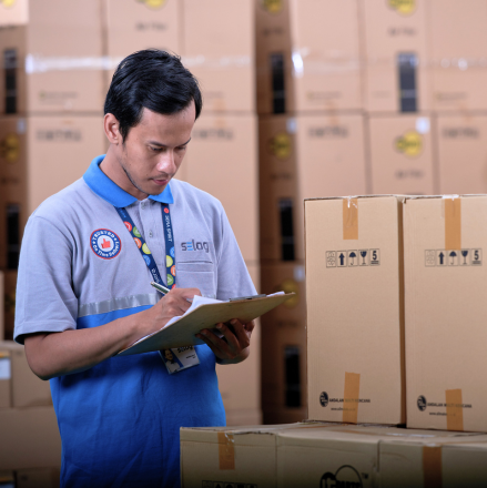 Mengenal Warehouse Officer di Industri Logistik dan Shipping