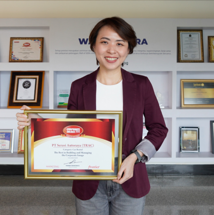 Kepercayaan Pelanggan Antar TRAC Raih Corporate Image Award ke-11