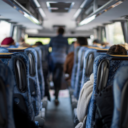 5 Games Seru Pengusir Bosan di Bus Pariwisata