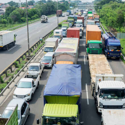 Pros and Cons of Freight Transport Restrictions Ahead of Lebaran