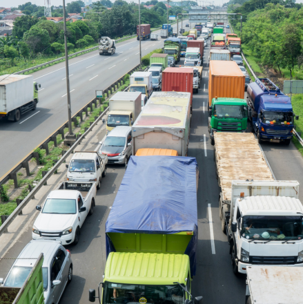 Pro Kontra Pembatasan Angkutan Barang Jelang Lebaran