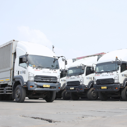 Ketergantungan Sektor Industri dan Perdagangan pada Angkutan Logistik