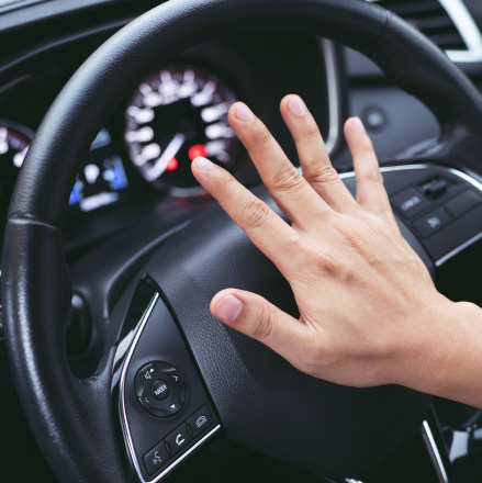 5 Etika Menggunakan Klakson Mobil
