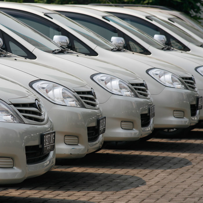 Renting or Purchasing Cars, Which One Is More Profitable for Companies?