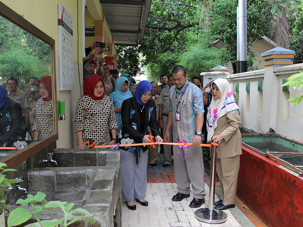 Peresmian fasilitas cuci tangan di RPTRA Sunter Jaya Berseri, Jakarta Utara, sebagai bagian dari kegiatan CSR