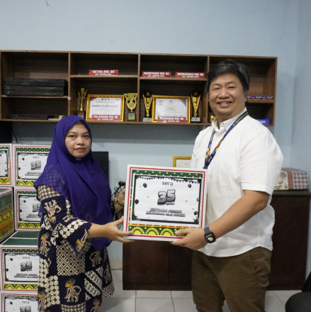SERA dan Bagikan 695 Paket Sembako dan Pemeriksaan Kesehatan Gratis
