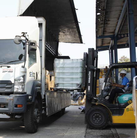 5 Keunggulan Truk Wingbox buat Kirim Barang