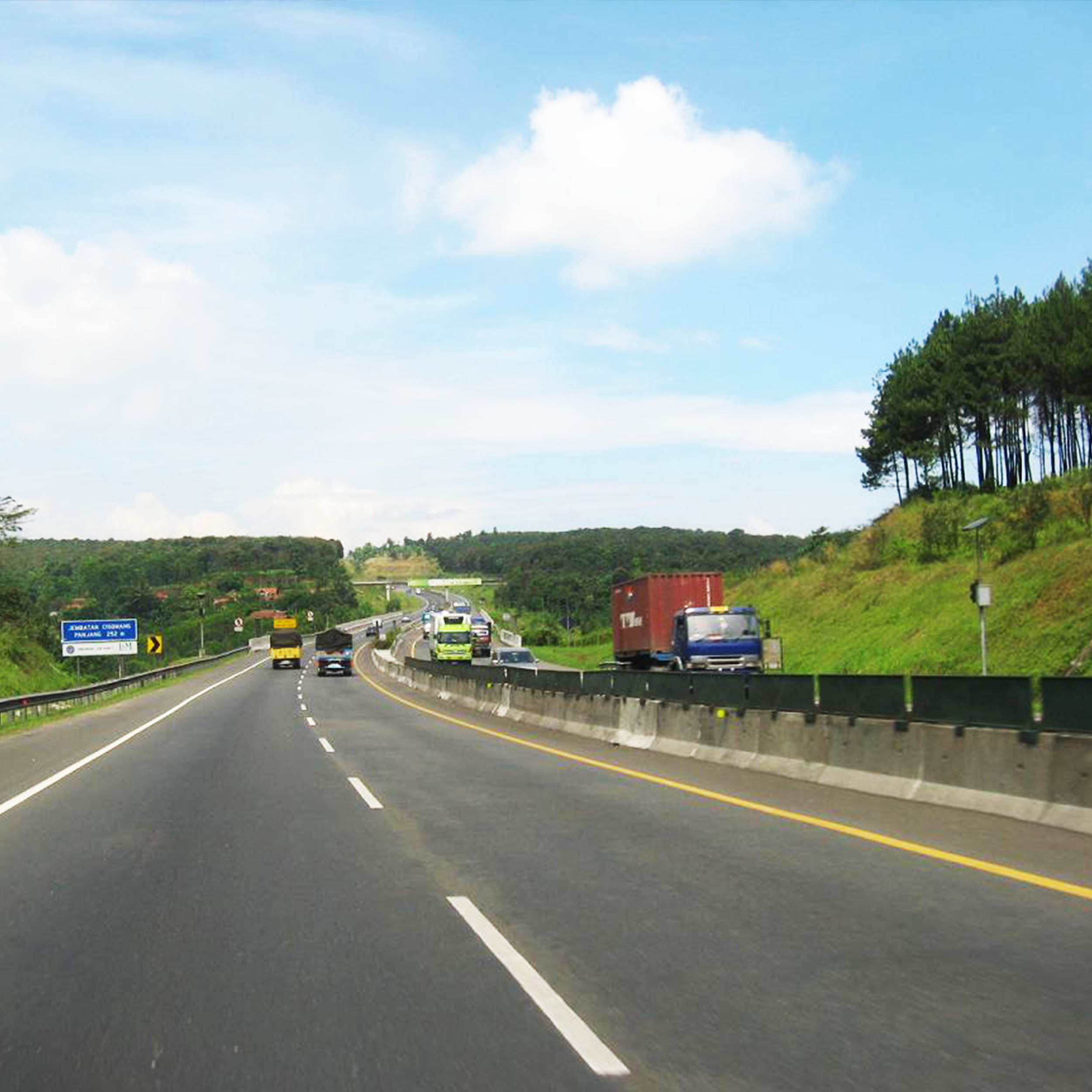 Implementation of the Contraflow Scheme in Cipularang Toll 