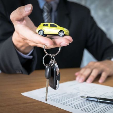Advantages and Disadvantages of Buying a Used Car Previously Owned by a Company