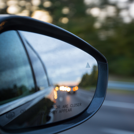 4 Area Blind Spot Kendaraan Besar yang Mesti Dihindari