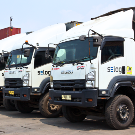 Top Industries Reliant on Trucking and Shipping Services