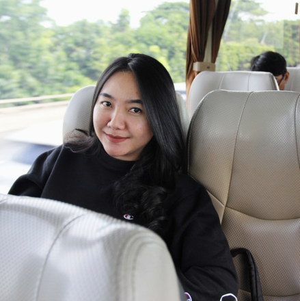 Keuntungan Sewa Hiace untuk Liburan Keluarga