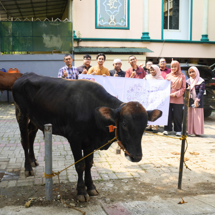 Semangat #MenanamKebaikan, SERA Salurkan Hewan Kurban ke 74 Titik